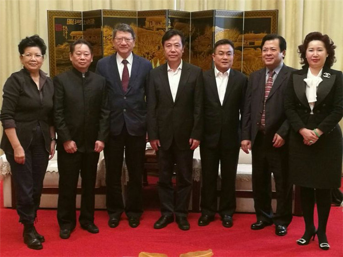 省委常委、海口市委书记张琦（时任）会见香港国际集团赴琼考察团